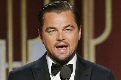 Topless, Kekasih Leonardo DiCaprio Tampil Hot Pakai Bikini