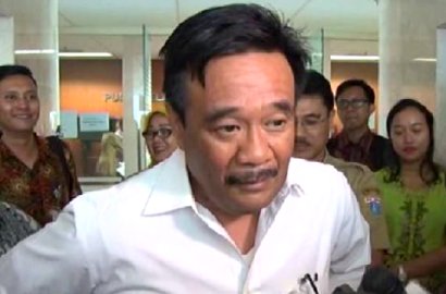 Diisukan Berselisih dan Dilempar Gelas Oleh Ahok, Djarot Ingin Tambah Populer