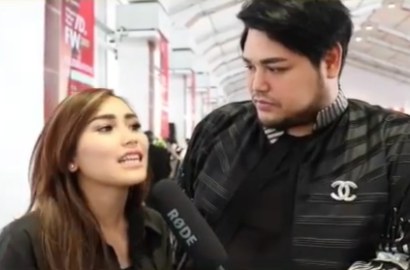 Ivan Gunawan dan Ayu Ting Ting 'Mesra' di Promo Indonesia Fashion Week, Fans: Jadian Aja