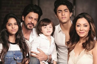 Begini Cara Bersantai Ala Shahrukh Khan dan Ketiga Anaknya
