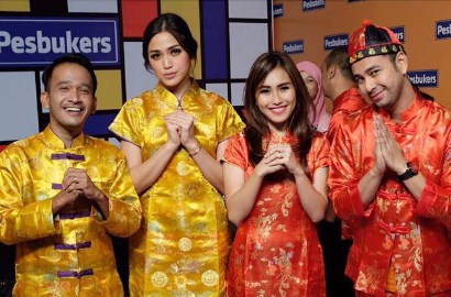 Ayu Ting Ting Selfie Galau Berhijab, Cemburu Gara-Gara Isu Gebetan Baru Raffi?