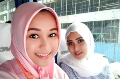 Pakai Celana Ketat dan Pamer Bahu, Adik Ayu Ting Ting Melanggar Nazar Hijab?