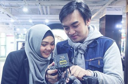 Mantan Suami Unggah Foto Cantik Rina Nose, Netter Salah Fokus ke Sosok Ini