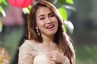 Heboh Ayu Ting Ting Dikabarkan Hengkang, Sutradara 'AADeCi' Buka Suara