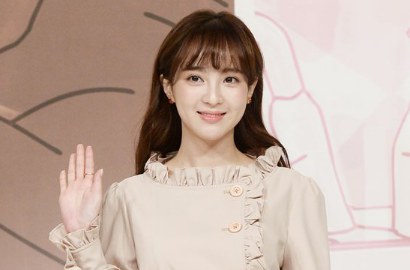 Pakai Penutup Wajah Serba Hitam, Jung Hye Sung Misterius di 'Chief Kim'