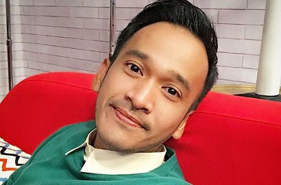 Selfie Saat Takziah ke Ruben Onsu, Sederet Selebriti Ini Dicibir
