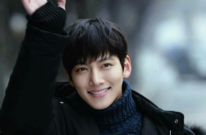 Tiru Konsep 'Fabricated City', Ji Chang Wook Super Tampan di Pemotretan Ini