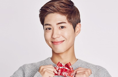 Park Bo Gum Ternyata Hobi Jiplak Ekspresi Saat Selfie Bareng, Ini Buktinya