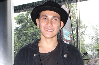 Vino Bastian Akui Kesulitan Soal Ini Perankan Chrisye dalam Film