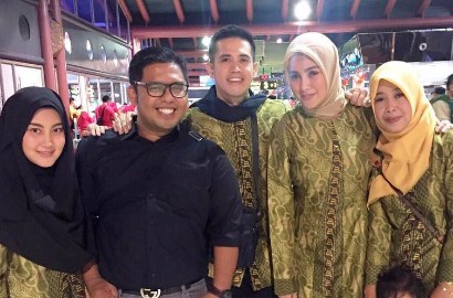 Olla Ramlan Banjir Pujian Bawa Babysitter dan Asisten yang Mualaf untuk Umroh