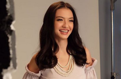 Cantik Pakai Busana Batik, Belahan Dada Raline Shah Curi Perhatian Netter