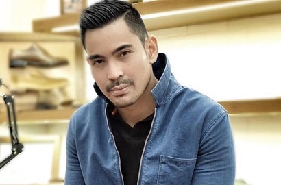 Diminta Foto Bareng Ayu Ting Ting, Robby Purba Malah Ngaku 'Hamil'