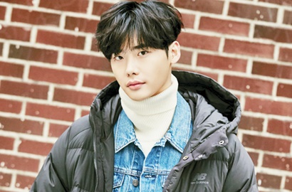 Dijamin Makin Ngefans, Baiknya Lee Jong Suk Selamatkan Anak Kucing Ini