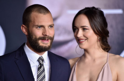 Jamie Dornan Makin Nyaman Beradegan Seks dengan Dakota Johnson  di 'Fifty Shades Darker'