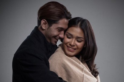 Adegan Reza Rahadian-Adinia Wirasti Ini Bikin Fans 'Critical Eleven' Tak Puas