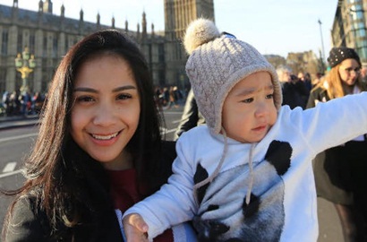 Nagita Slavina Foto Tidur Bareng Rafathar, 'Penampakan' Ini Bikin Netter Heboh