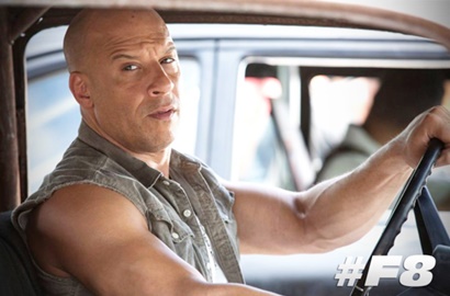 Vin Diesel Berkhianat, Puluhan Mobil Hancur di Trailer 'The Fate of the Furious'