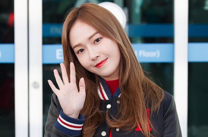 Tak Peduli Dingin, Jessica eks SNSD Tampil Imut dengan Gaya Ini