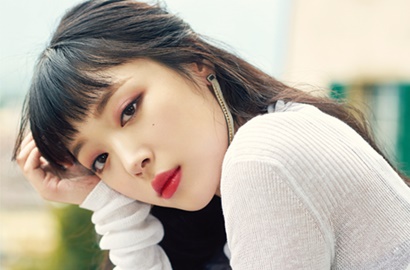 Biasa 'Nyeleneh' di Instagram, Sulli Super Cantik Jadi Model Majalah High Cut