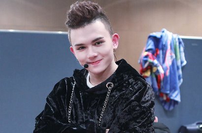 Member Boyband Varsity Ini Bikin Heboh Ngaku Muslim, Beneran?
