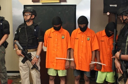 Tersangka Divonis Mati, Keluarga Korban Eno Langsung Menangis