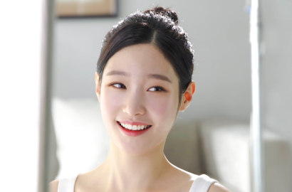 Punya Paras Cantik, Jung Chae Yeon Jadi Model Kosmetik Ini