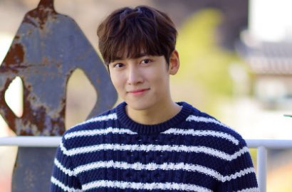 Pakai Kacamata Hitam, Ji Chang Wook Detektif Super Ganteng di Iklan Ini