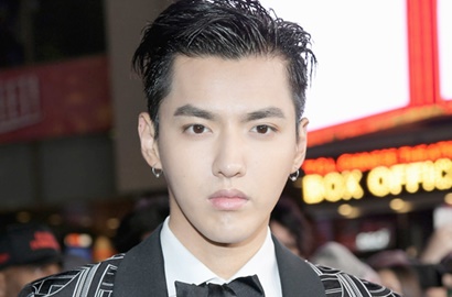 Tampil Nyentrik, Gantengnya Kris di Grammy Awards Malah Buat Fans Meleleh