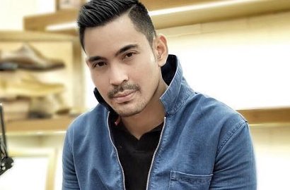 Tiru Ayu Ting Ting Pamer Kaki, Robby Purba Malah Bikin Kecewa Fans
