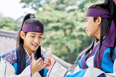 V BTS Ungkap Seorang Pemain Utama 'Hwarang' Awalnya Menakutkan, Siapa?