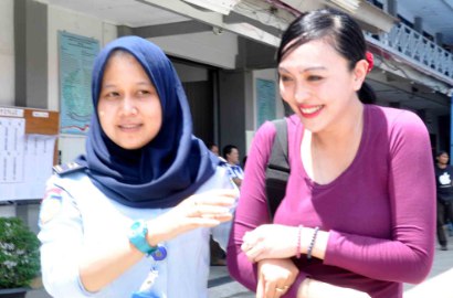 Modis Maksimal, Angelina Sondakh Coblosan Pilkada di Lapas
