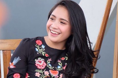 Foto Lawas Nagita Dipeluk Denny Cagur Beredar, Fans vs Haters Perang Kata