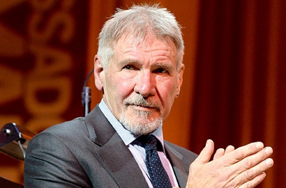 Aktor Legendaris 'Indiana Jones' Nyaris Kecelakaan Pesawat