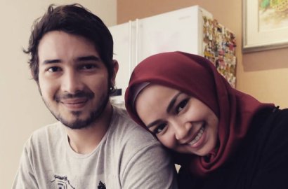 Berita dan Gosip tentang Aryani Fitriana. Tulisan Artikel Berita dan Gosip tentang Aryani Fitriana. Tulisan Artikel