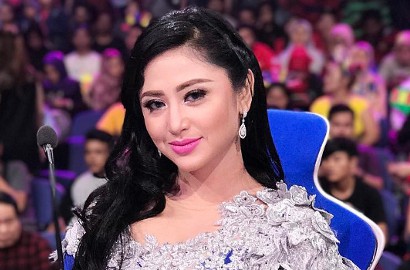'Daftar Ribut' Dewi Persik vs Artis Lain, Siapa Saja?