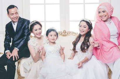 Antar Ibu Berangkat Umroh, Alis Super Tebal Adik Tiru Ayu Ting Ting Bikin Salah Fokus