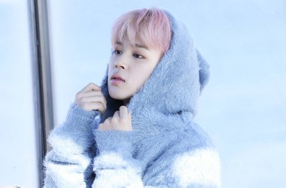 Isengnya Jimin Main-Main dengan Mini Figur BTS Lucu Ini
