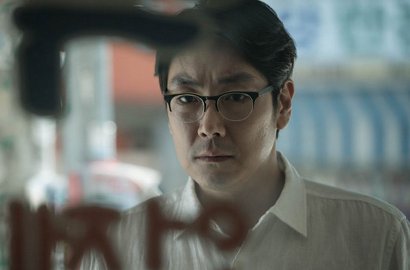 Penuh Darah, Jo Jin Woong Ketakutan Hingga Mimpi Buruk di Trailer 'Blubeard'