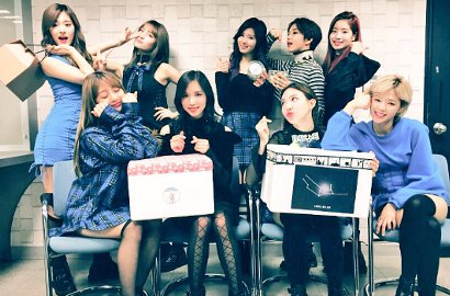 Twice Disebut Bakal Bawakan 'Overdose' EXO-'Pretty U' Seventeen di Konser, Beneran?