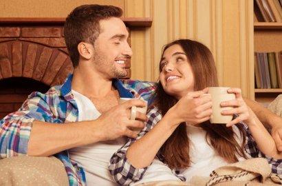 Pasangan Menikah Miliki Stres Lebih Rendah Ketimbang Jomblo?