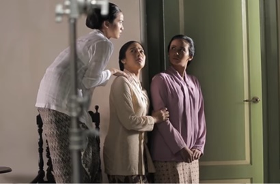 Bareng Ayu Shita-Acha, Dian Sastro Manjat Pagar di Video BTS 'Kartini'