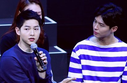 Gemes, Kocaknya Park Bo Gum Pegang-Pegang Pantat Song Joong Ki di Fanmeeting