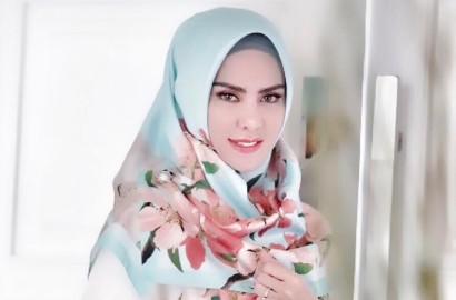Disemprot Karena Postingan Politik, Angel Lelga Kunci Komentar Instagram