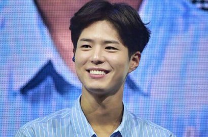 Hangout di Singapura, Gantengnya Park Bo Gum Bak Pemotretan Majalah