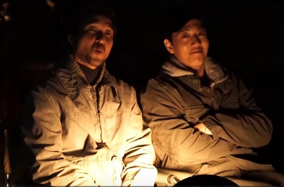 Penuh Aktor Antagonis, Kim Rae Won dan Han Suk Kyu Tetap Ceria Syuting 'The Prison'