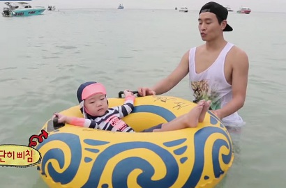 Kubur Badan Daebak dengan Pasir, Jahilnya Lee Dong Gook Buat Anak Menangis