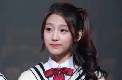 Cedera Lutut, Yein Lovelyz Dilarikan ke Rumah Sakit