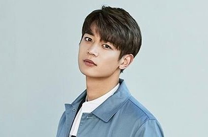 Bergaya Ala Gucci, Minho Super Ganteng Saat Terbang ke Italia