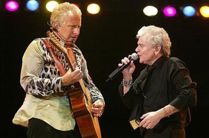 Siap Gelar Konser di Jakarta, Air Supply Sapa Fans Indonesia