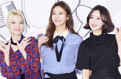Konferensi Pers 'Beauty Academy', Cha Ye Ryun dan Member Lain Tunjukkan Cintanya